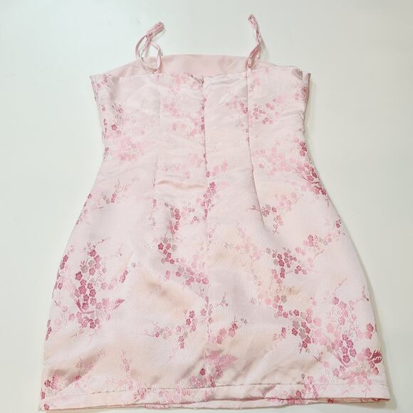 Superdown Letizia Printed Mini Dress in Pink Floral Small - Picture 9 of 11